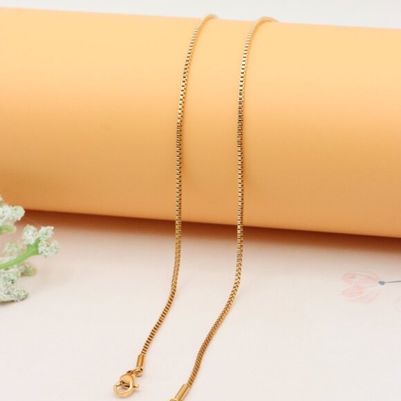 "Glossy Rose Gold Box Chain Necklace Minimal Design, XPNL0298 - Picture 12 of 12